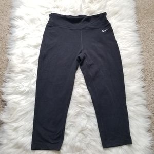 Nike Dri Fit Capri Leggings Small